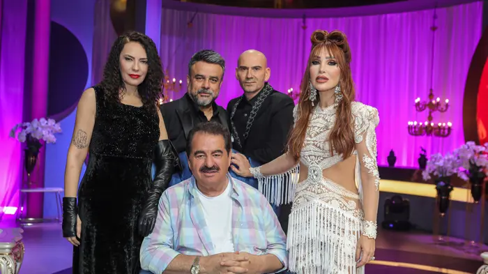 ‘İBO SHOW’ GECEYE DAMGA VURDU ‘İBO SHOW’ GECEYE DAMGA VURDU